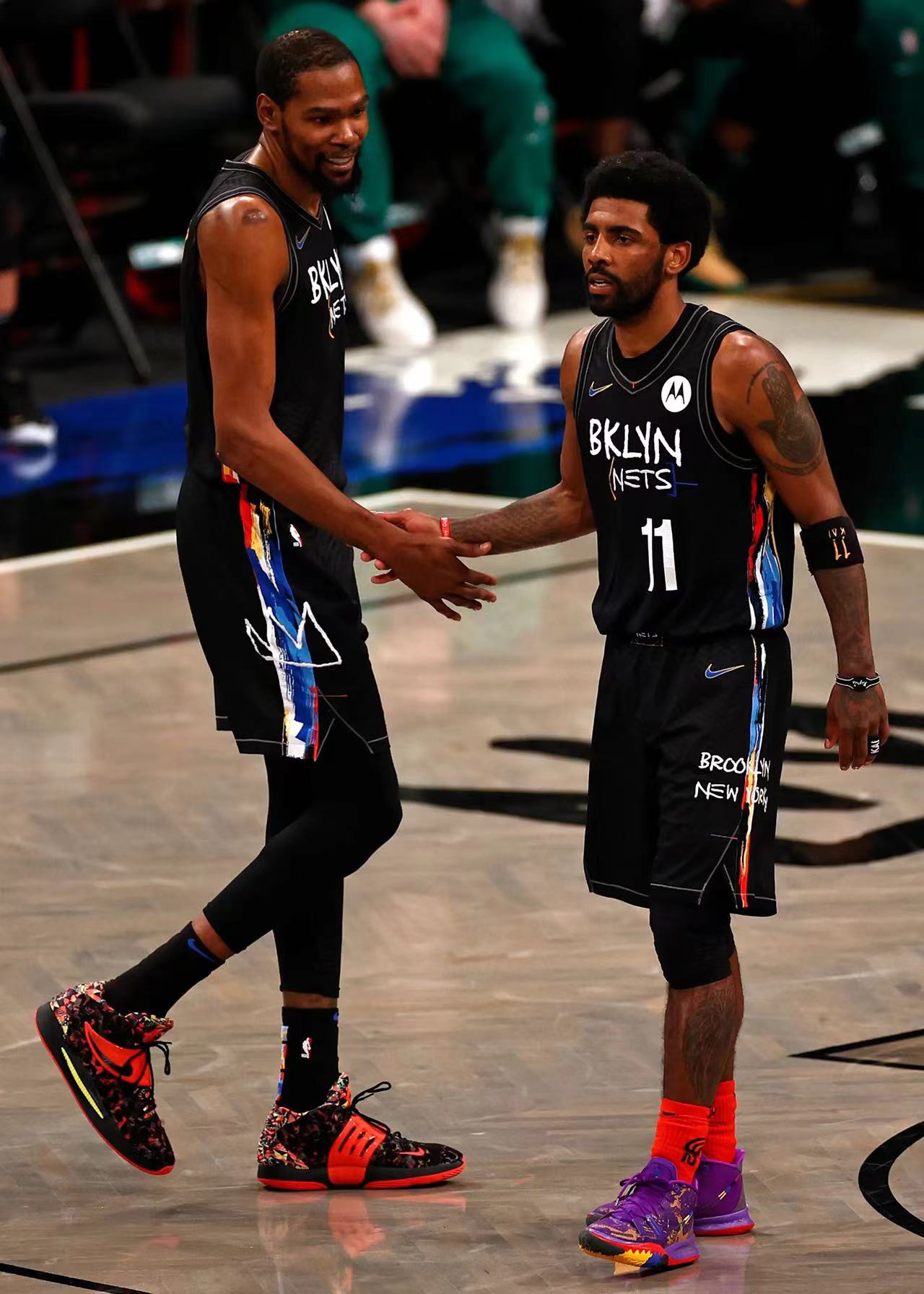 杜兰特独揽分，篮网逆转猛龙获胜