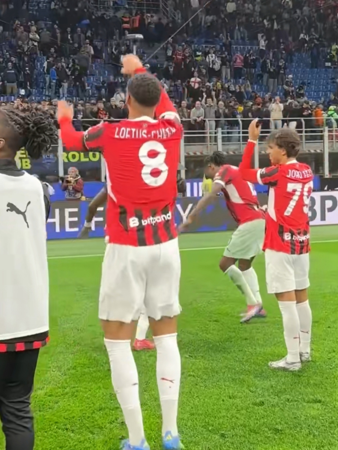 米兰德比再现激烈对抗，AC米兰险胜国际米兰的简单介绍