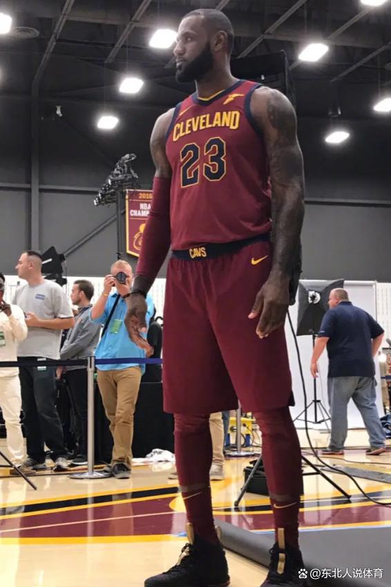 九游体育入口-湖人不敌背靠背！浓眉低迷发挥