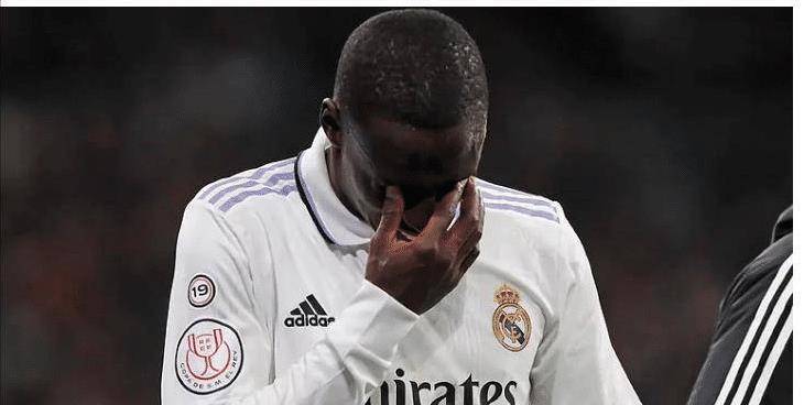 热刺铁蹄尘埃,面临保级困境 热刺铁蹄尘埃,面临保级困境