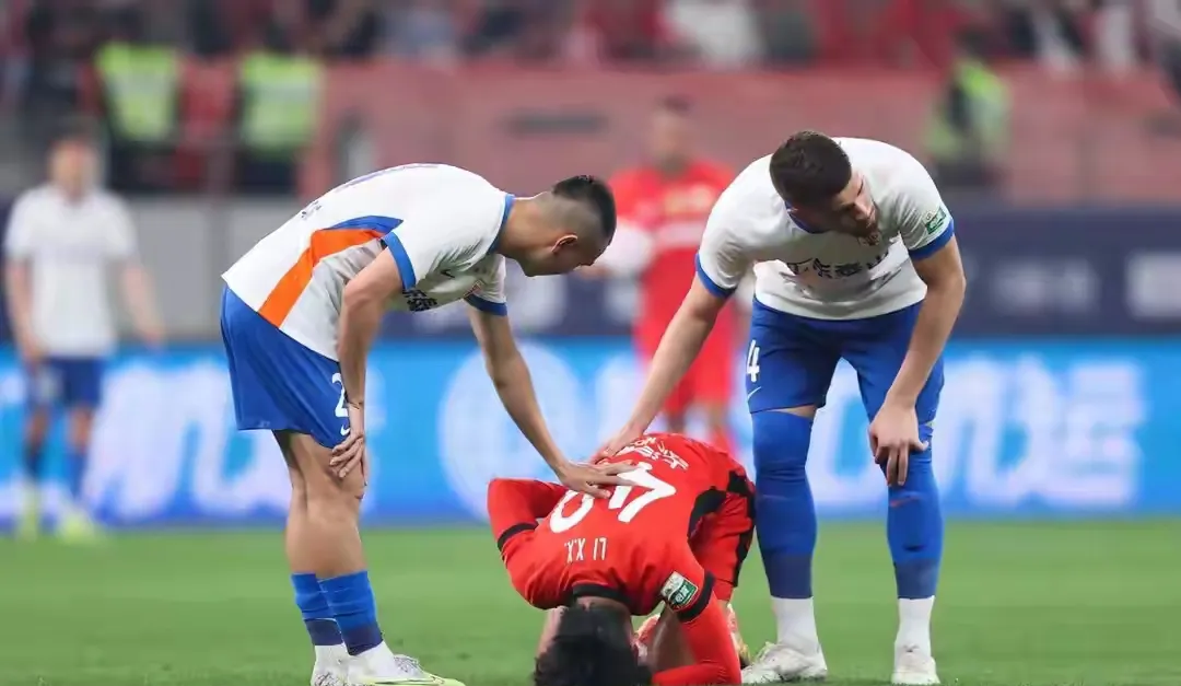 包含队员受伤引发热议,球队备战将面临挑战的词条 包含队员受伤引发热议,球队备战将面临挑战的词条