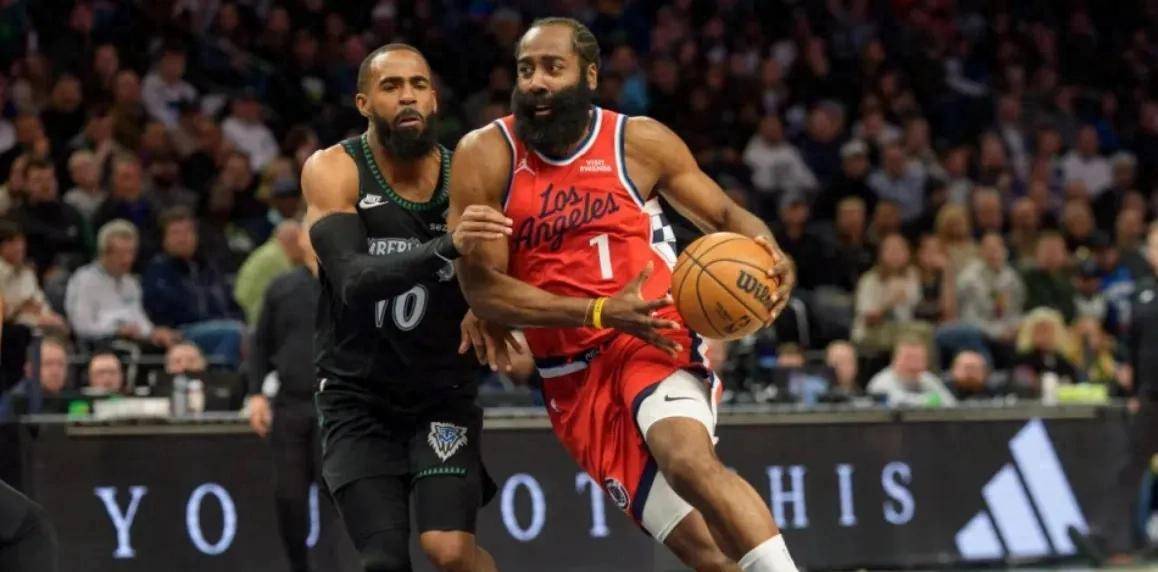 火箭力克森林狼，哈登三节独得分横扫对手